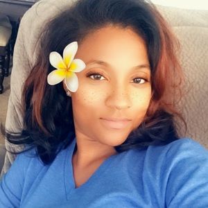 Meet your Posher, Ebony